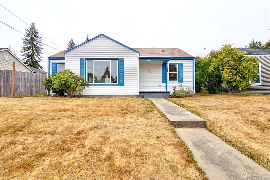 Property Photo: 6014 Oakes Ave WA 98203