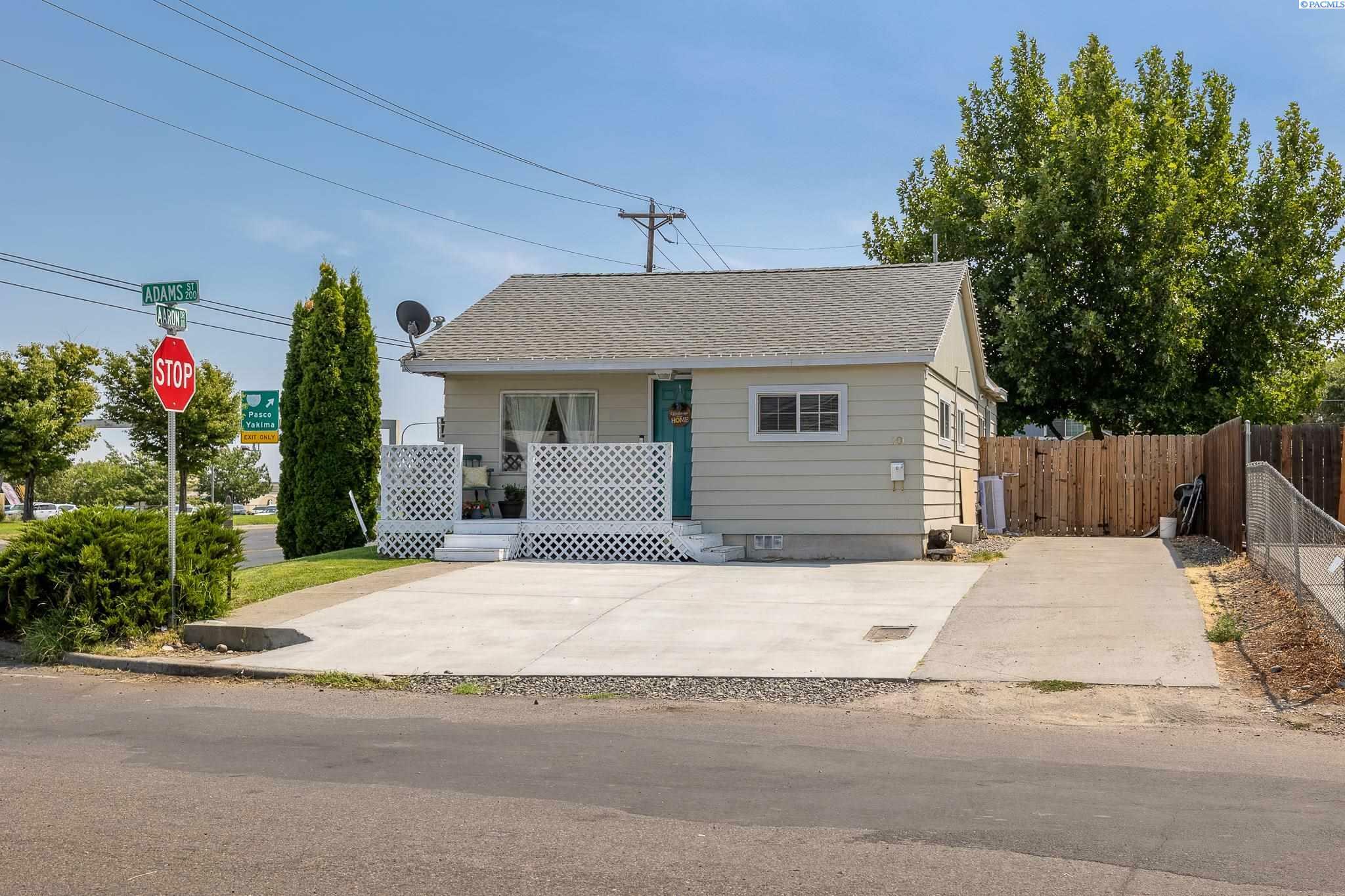 Property Photo:  201 Adams  WA 99352 