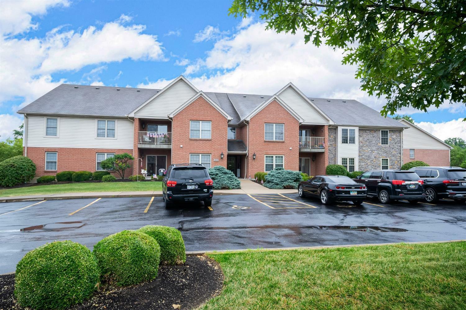 Property Photo: 6423 Bridgetown Rd 4 OH 45248