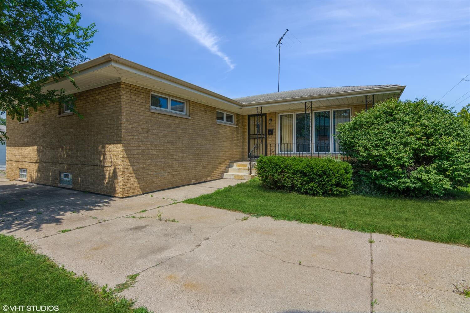 Property Photo: 6826 Grand Avenue IN 46323