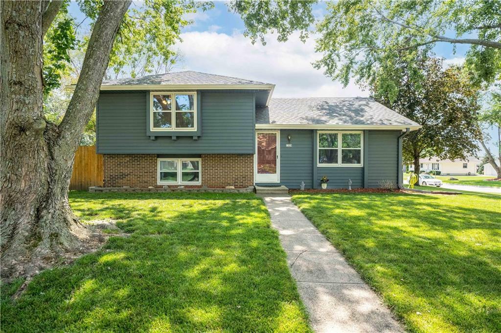 Property Photo:  1320 Sunset Street  IA 50226 