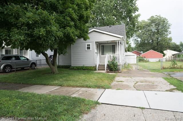 Property Photo:  23136 Cayuga Avenue  MI 48030 