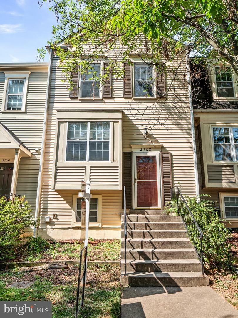 Property Photo:  2308 Hunters Square Court  VA 20191 