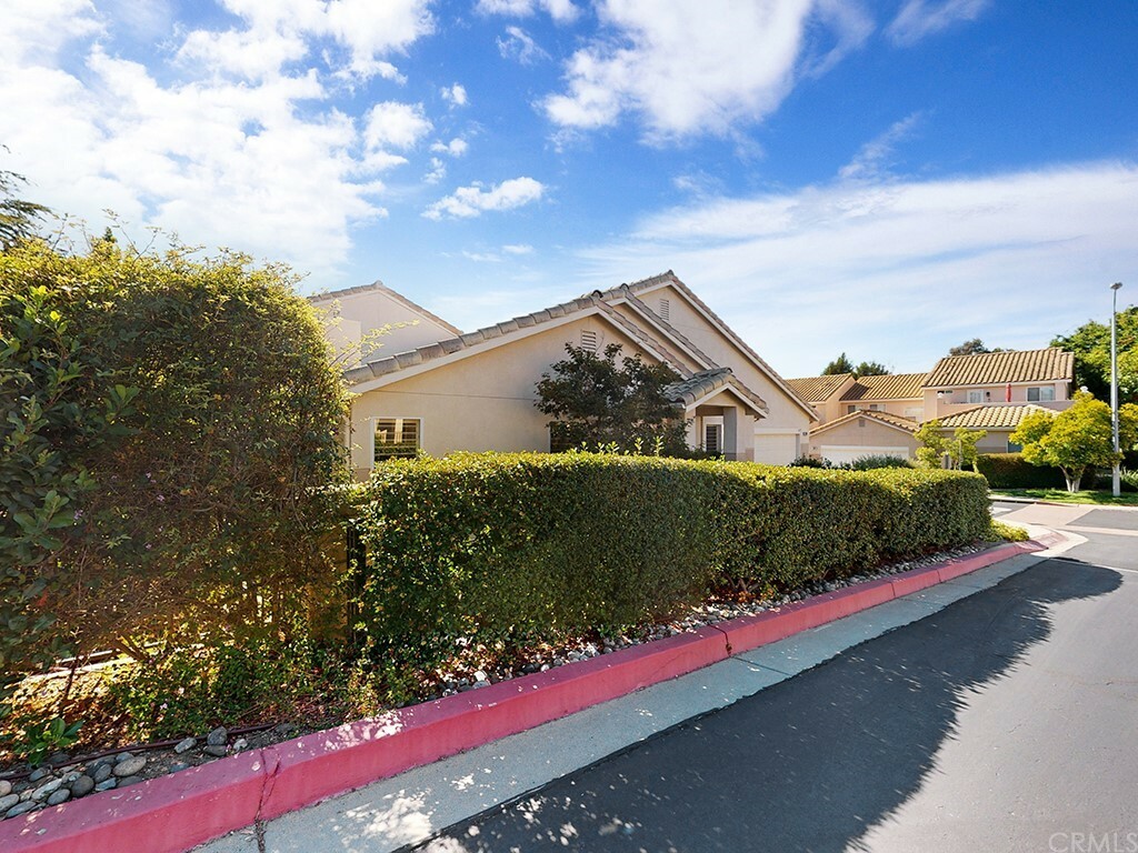 Property Photo:  1229 Manzanita Way  CA 93401 