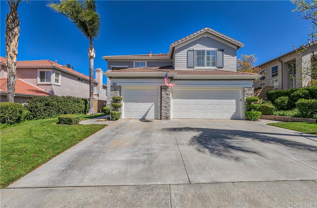 Property Photo:  23521 Summerglen Place  CA 91354 