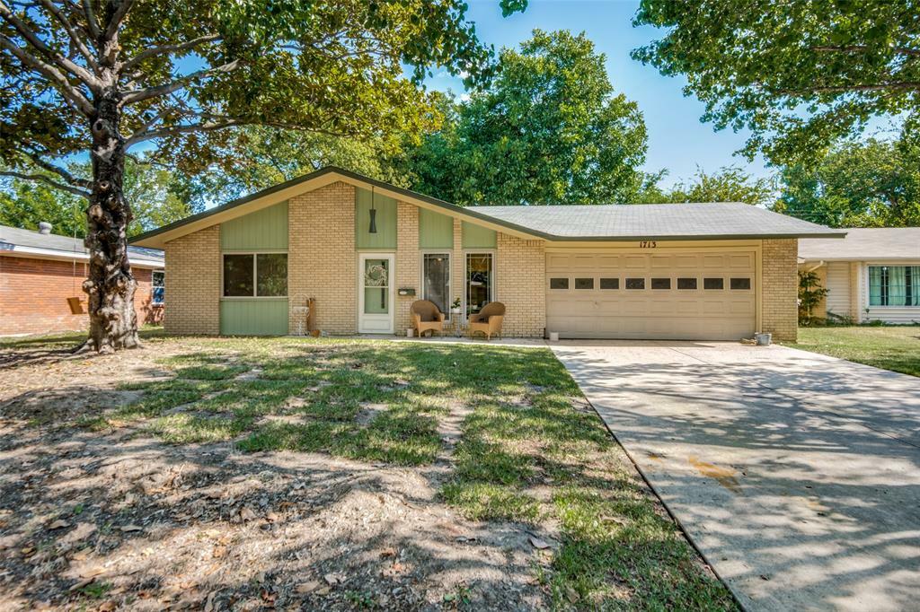 Property Photo:  1713 Emery Street  TX 76201 