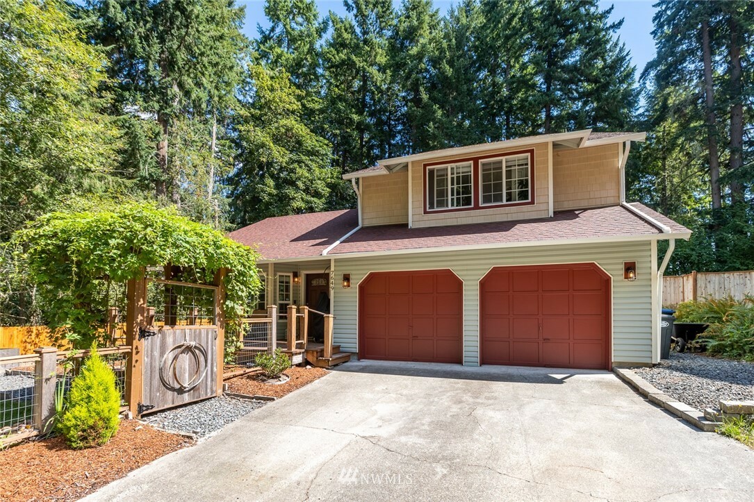 Property Photo:  7649 Kittiwake Drive SE  WA 98513 