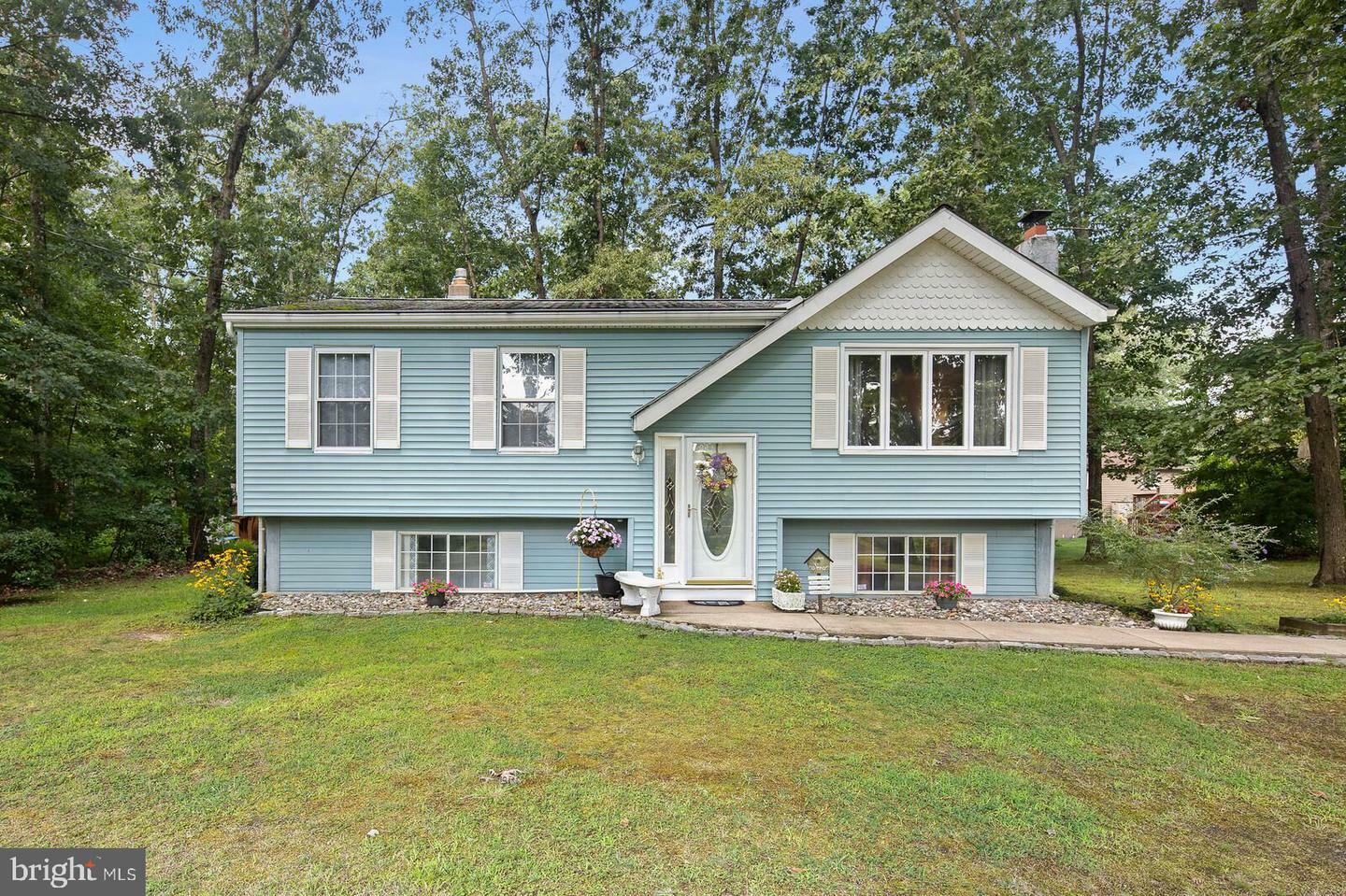 Property Photo:  1159 Violet Avenue  NJ 08094 