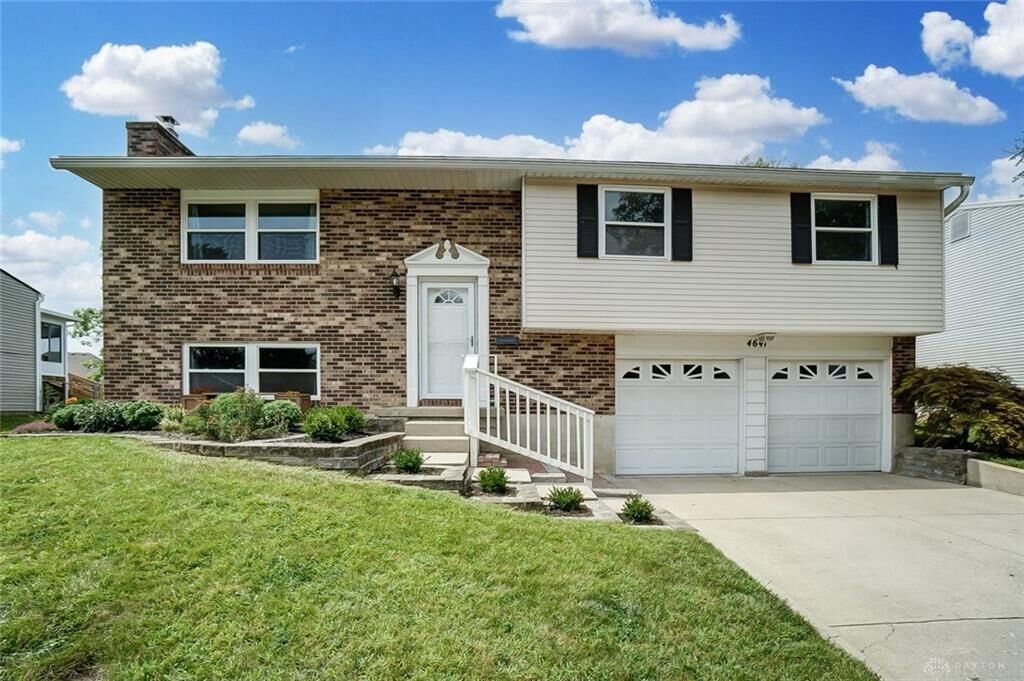 Property Photo:  4641 Strathaven Drive  OH 45424