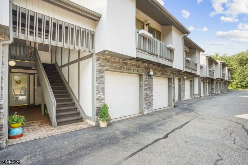 Property Photo: 52 Hart Dr NJ 07052