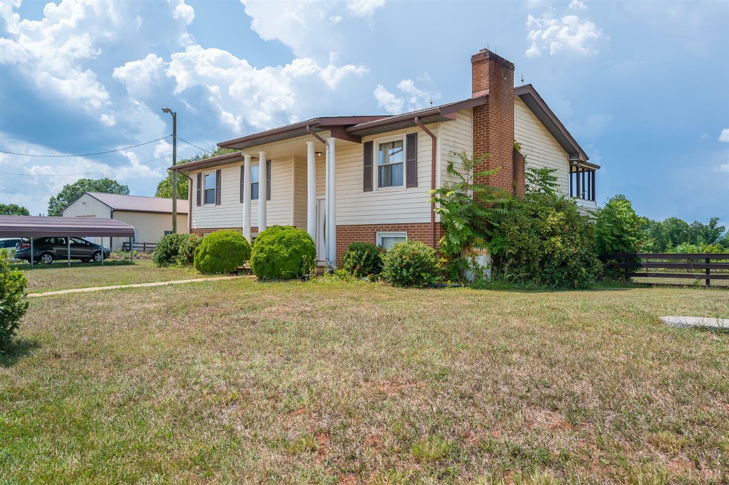 Property Photo: 1407 Mack Updike Circle VA 24523