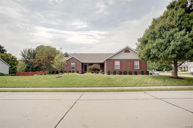 Property Photo:  1589 Sinking Springs Drive   62269 