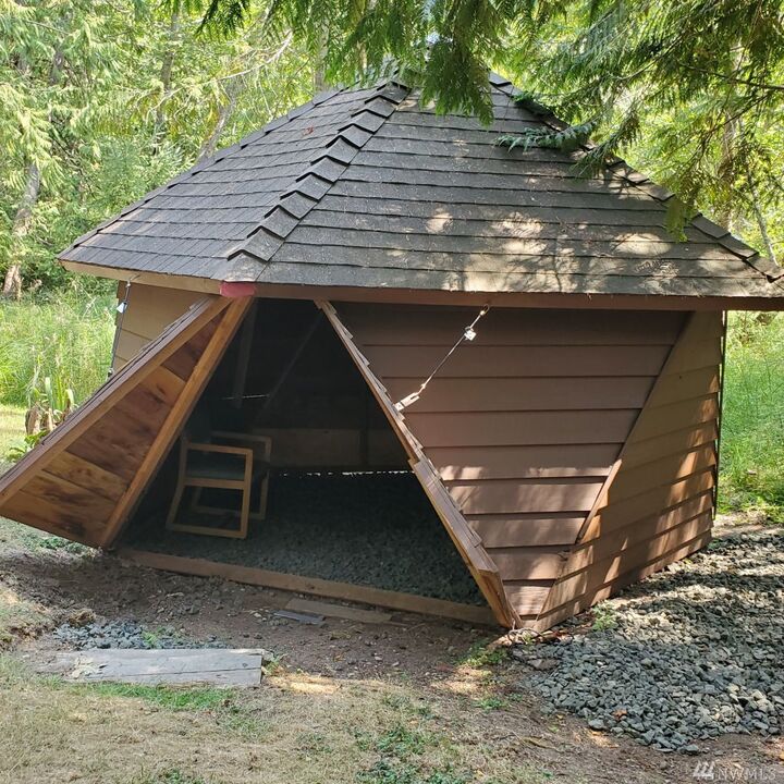 Property Photo: 103 E Liberty Rd WA 98584