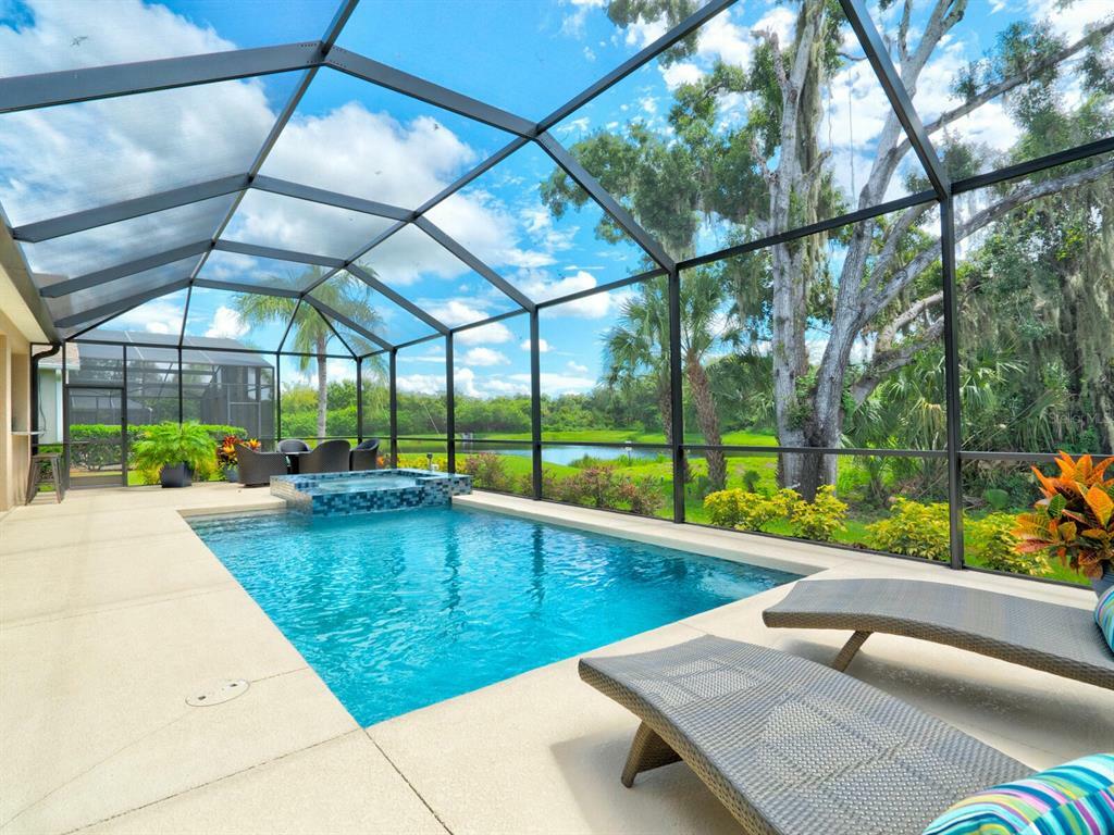 Property Photo: 4427 85th Avenue Circle E FL 34219