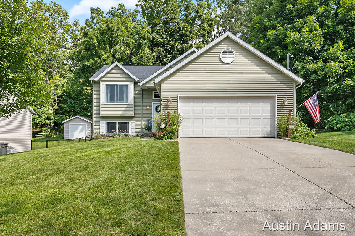 Property Photo:  1717 Harding Street NW  MI 49544 