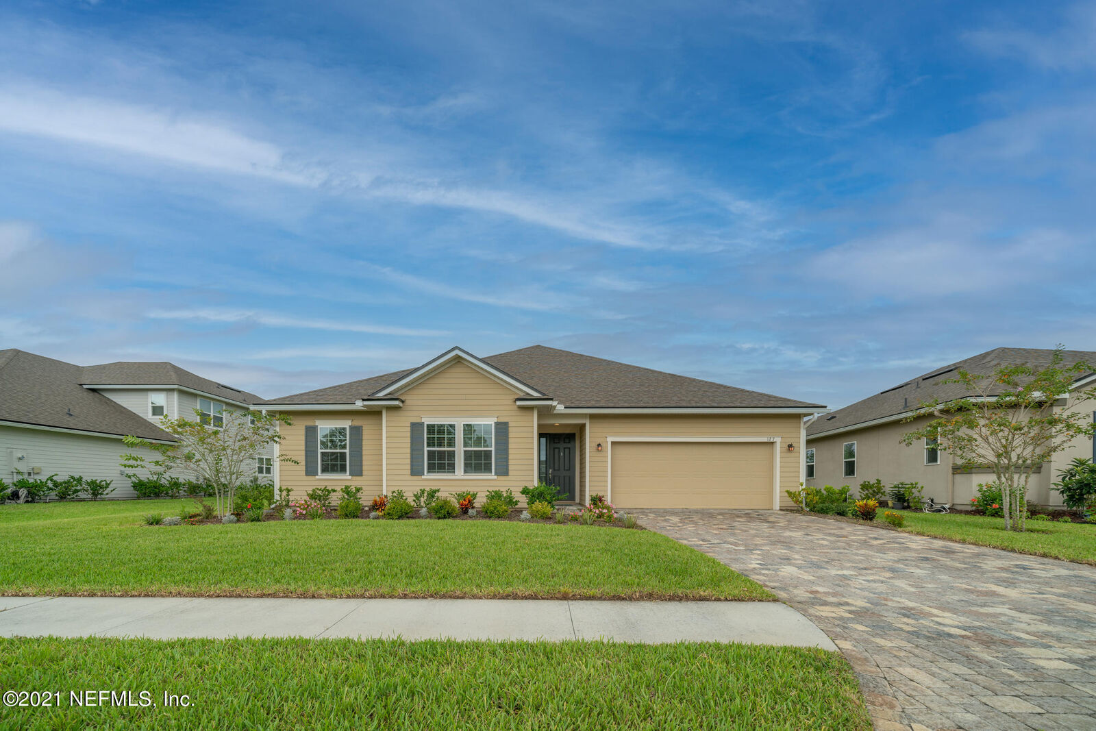 Property Photo: 127 Evenshade Way FL 32092