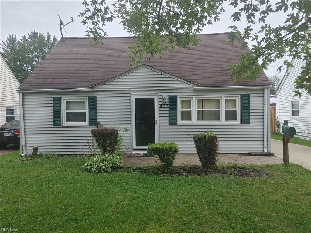 Property Photo:  809 Euclid Avenue  OH 44052 