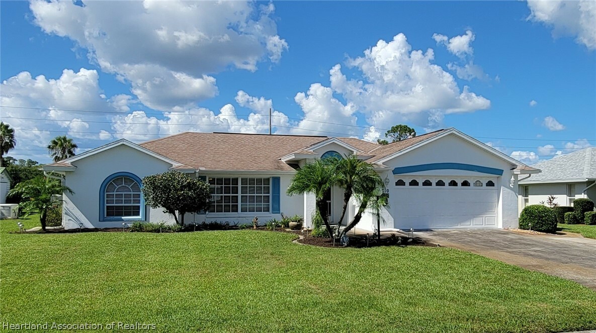 Property Photo:  1910 Jackson Heights Drive  FL 33870 