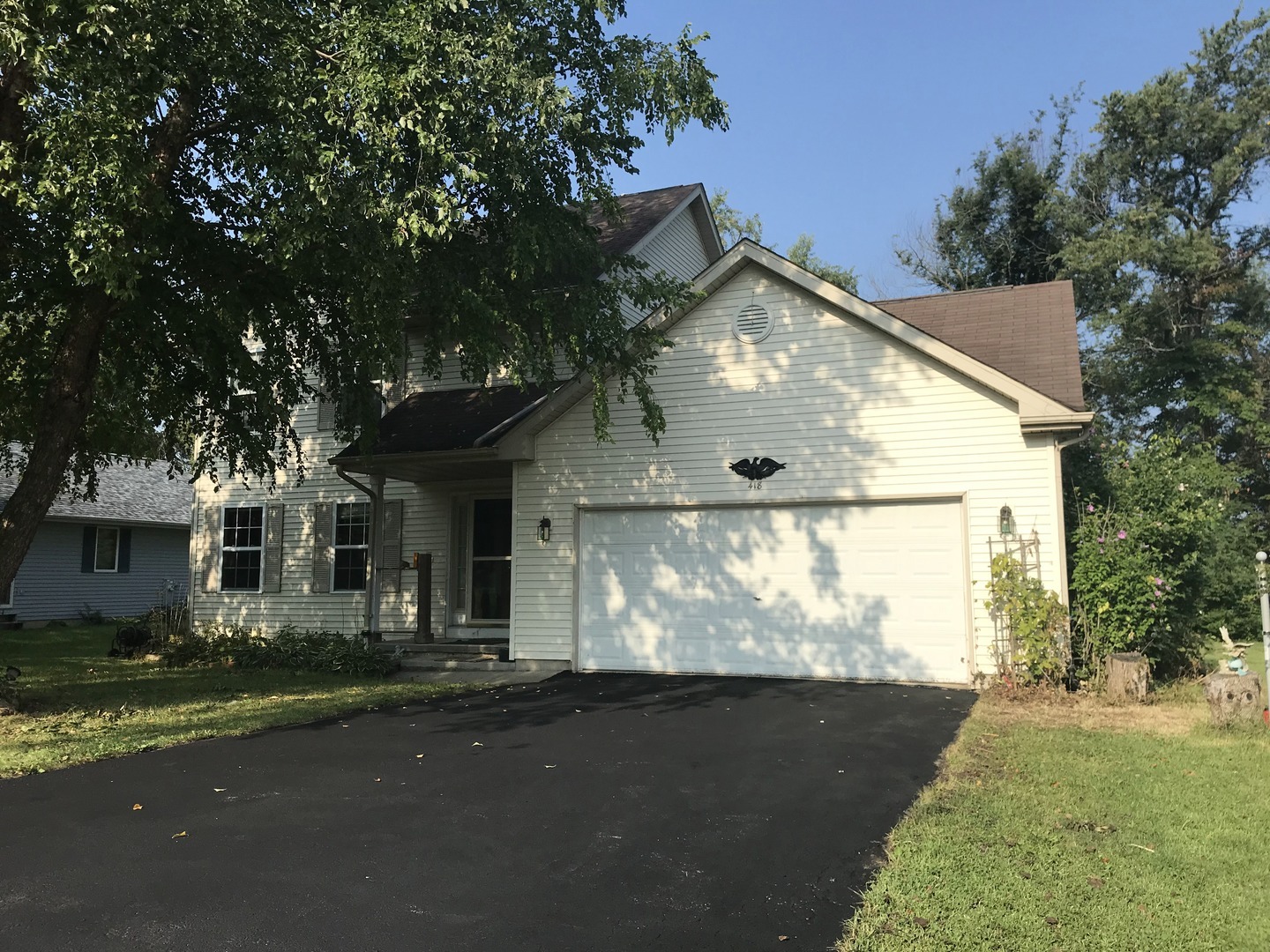 Property Photo:  418 Staffordshire Drive NE  IL 61065 