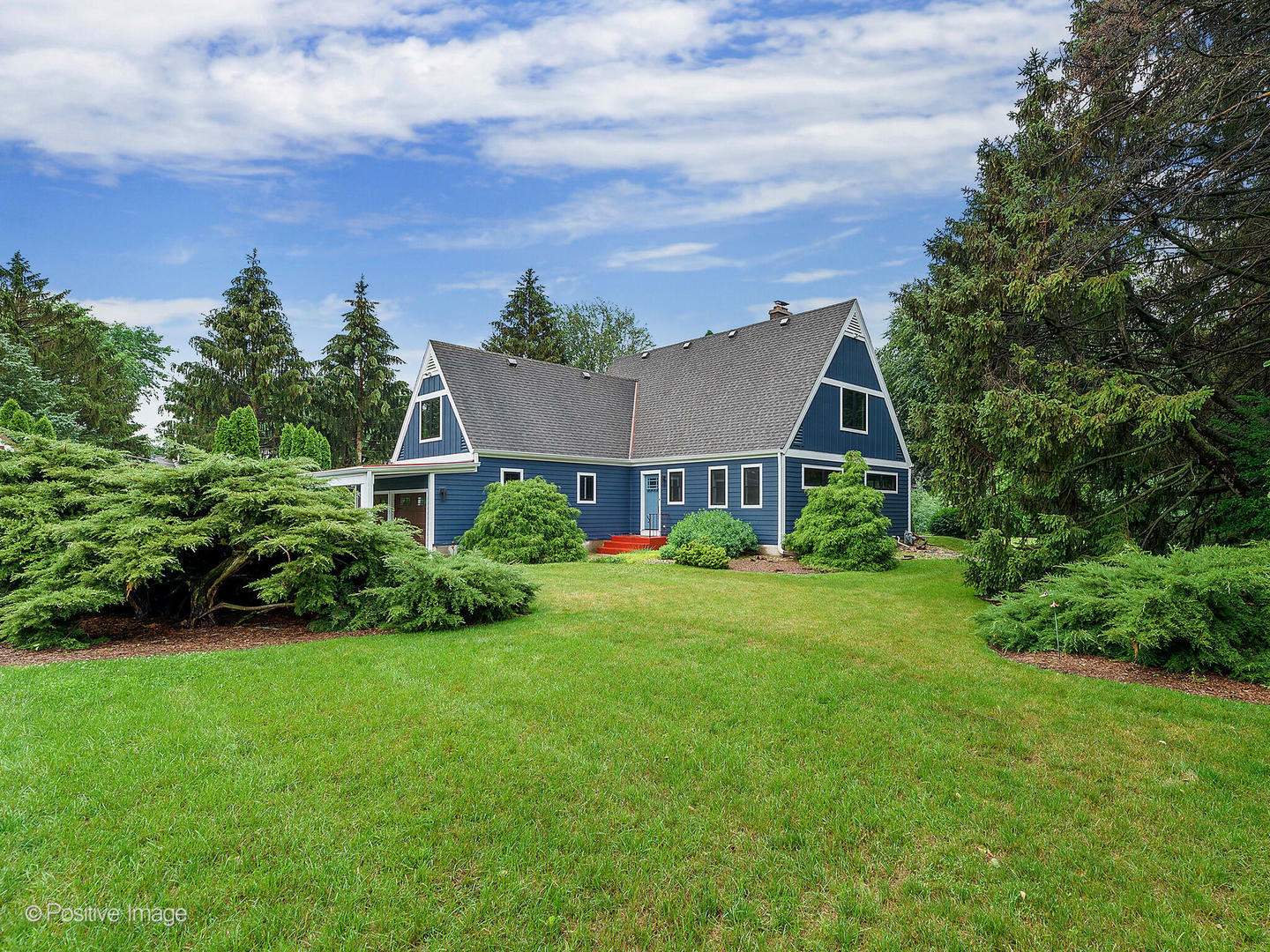 Property Photo: 409 McKinley Street IL 60174