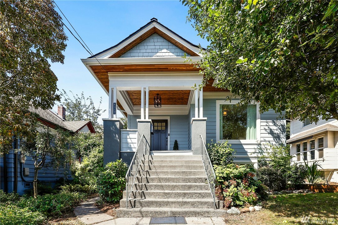 4117 Woodland Park Ave N  Seattle WA 98103 photo