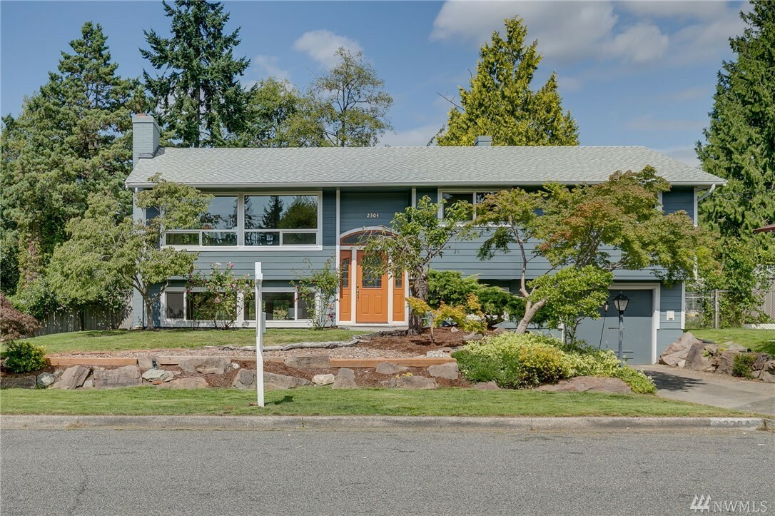 Property Photo:  2304 N 172nd St  WA 98133 