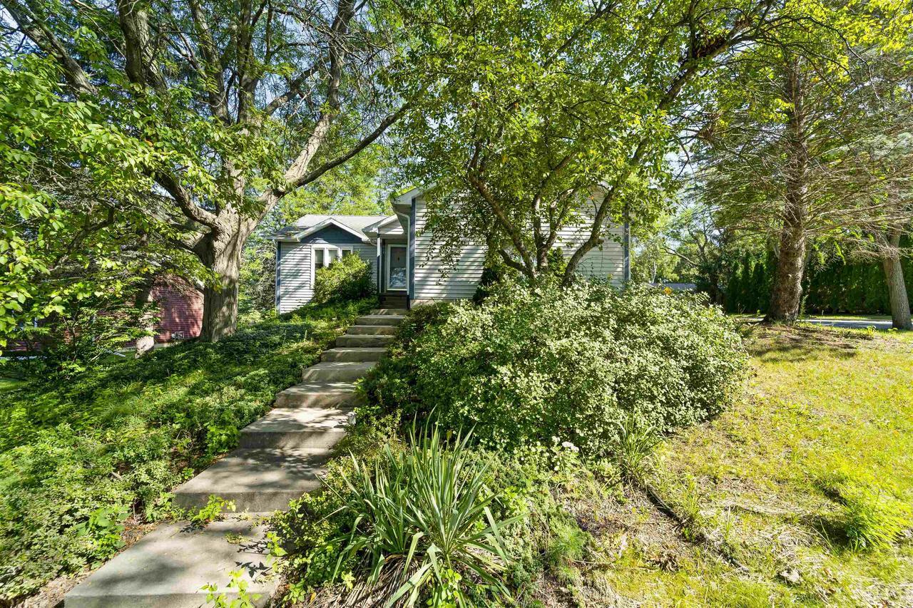 Property Photo:  414 Seven Nations Dr  WI 53713 