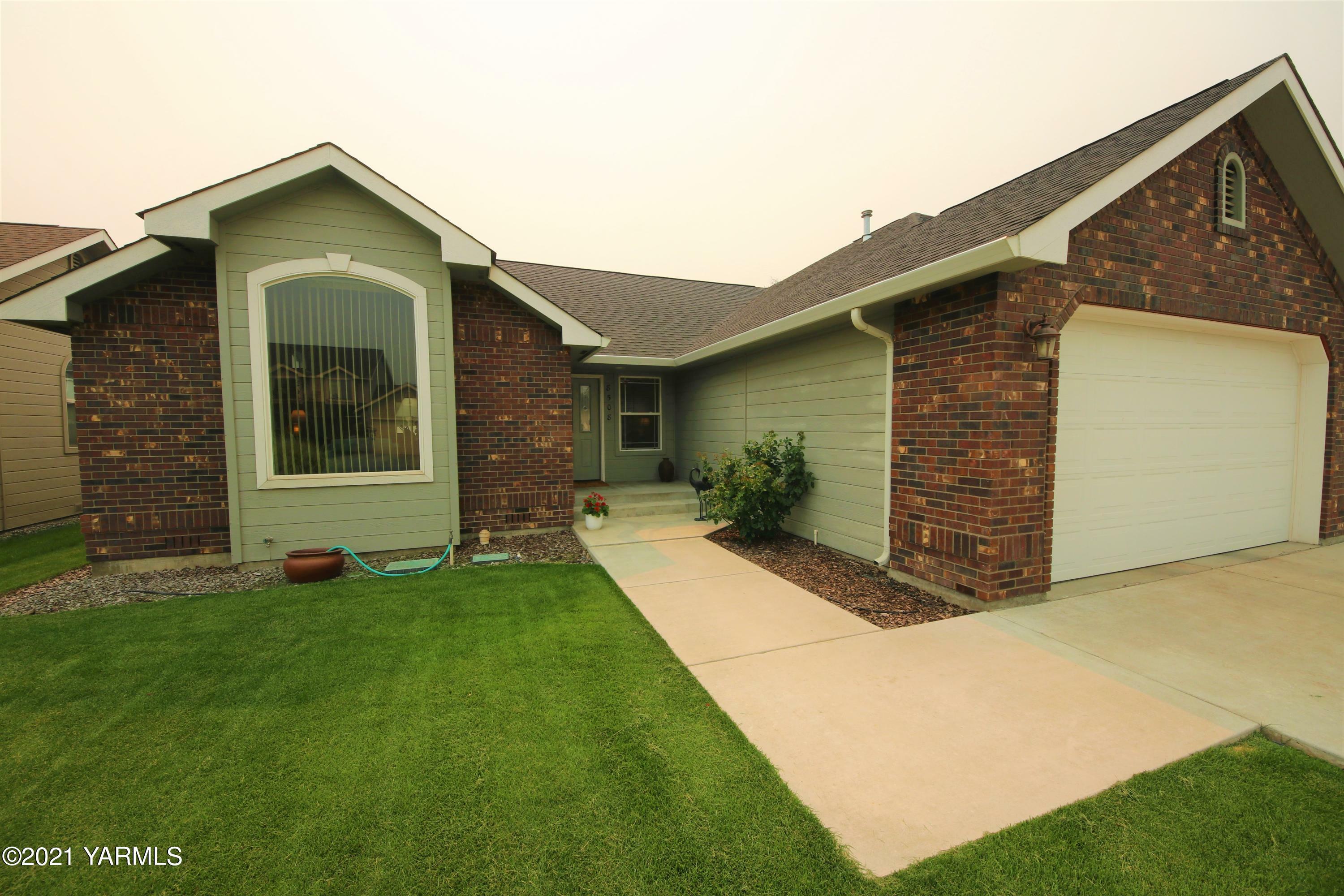 Property Photo: 8508 Midvale Rd WA 98908
