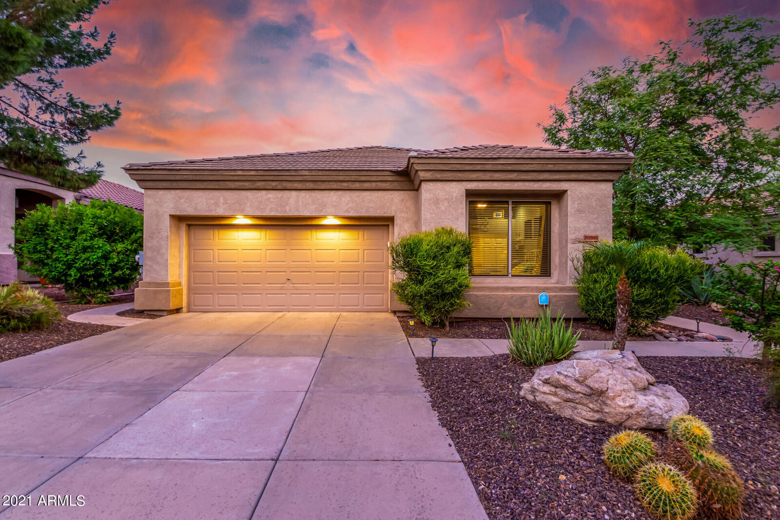 Property Photo: 20941 N 69th Drive AZ 85308