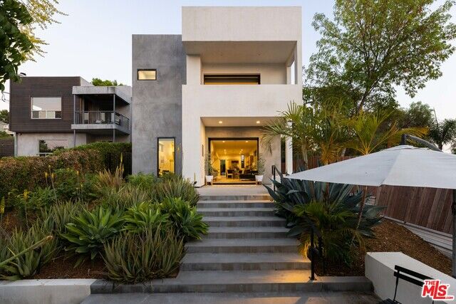 Property Photo: 3406 The Paseo CA 90065