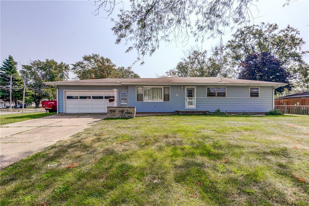 Property Photo:  740 Bell Street  IL 62549 