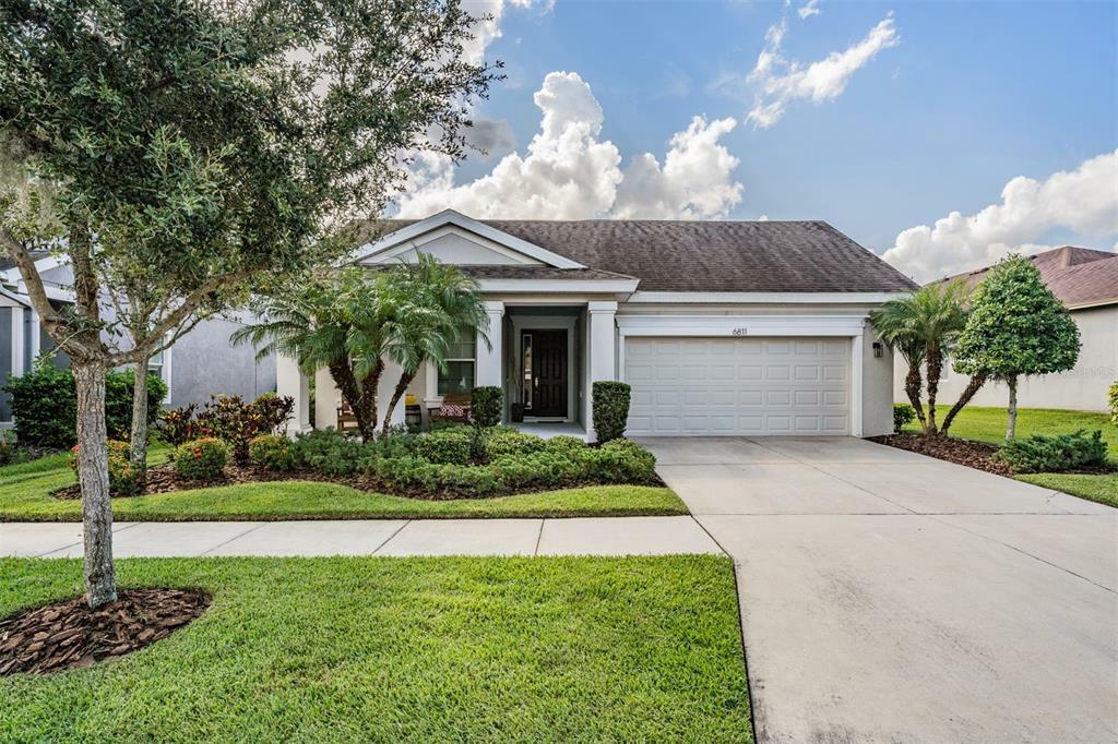 Property Photo:  6811 Park Strand Drive  FL 33572 