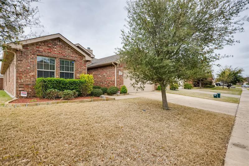 Property Photo:  2001 Eagle Lake Drive  TX 75126 