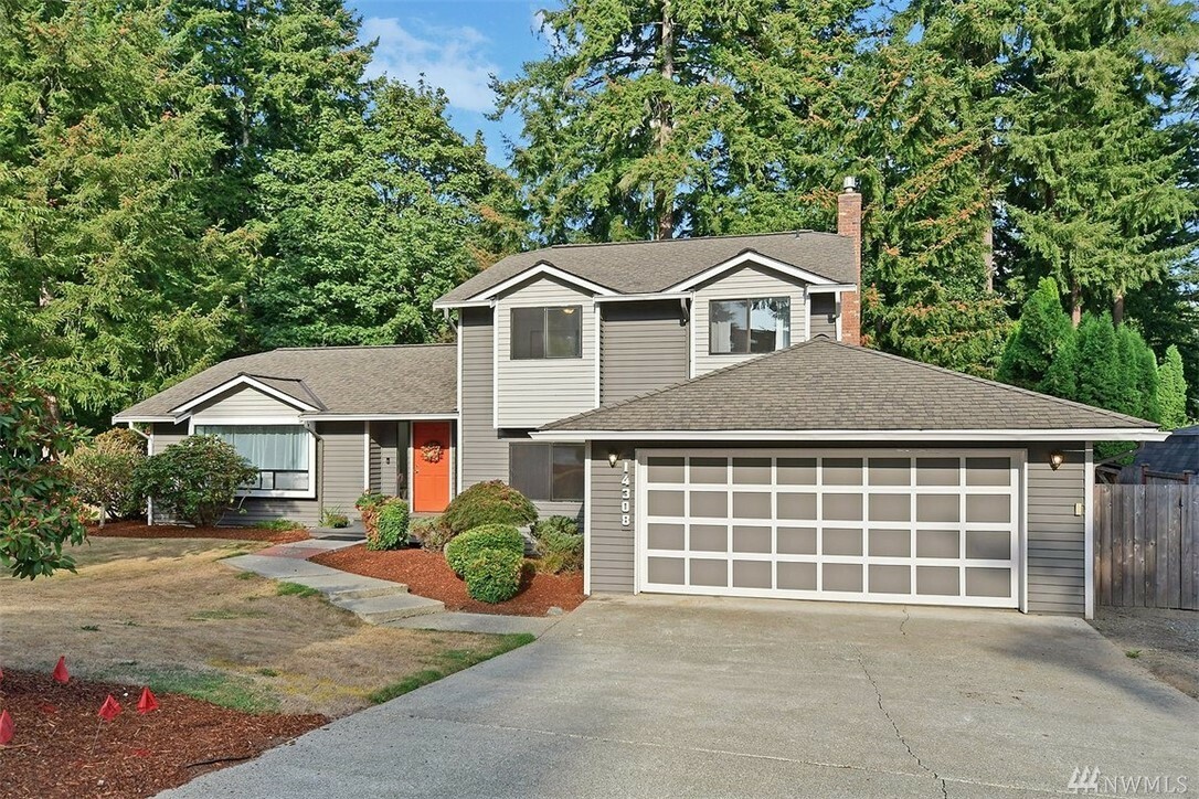 Property Photo:  14308 165th Place SE  WA 98059 