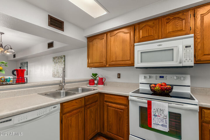 Property Photo: 2201 W Union Hills Drive 121 AZ 85027