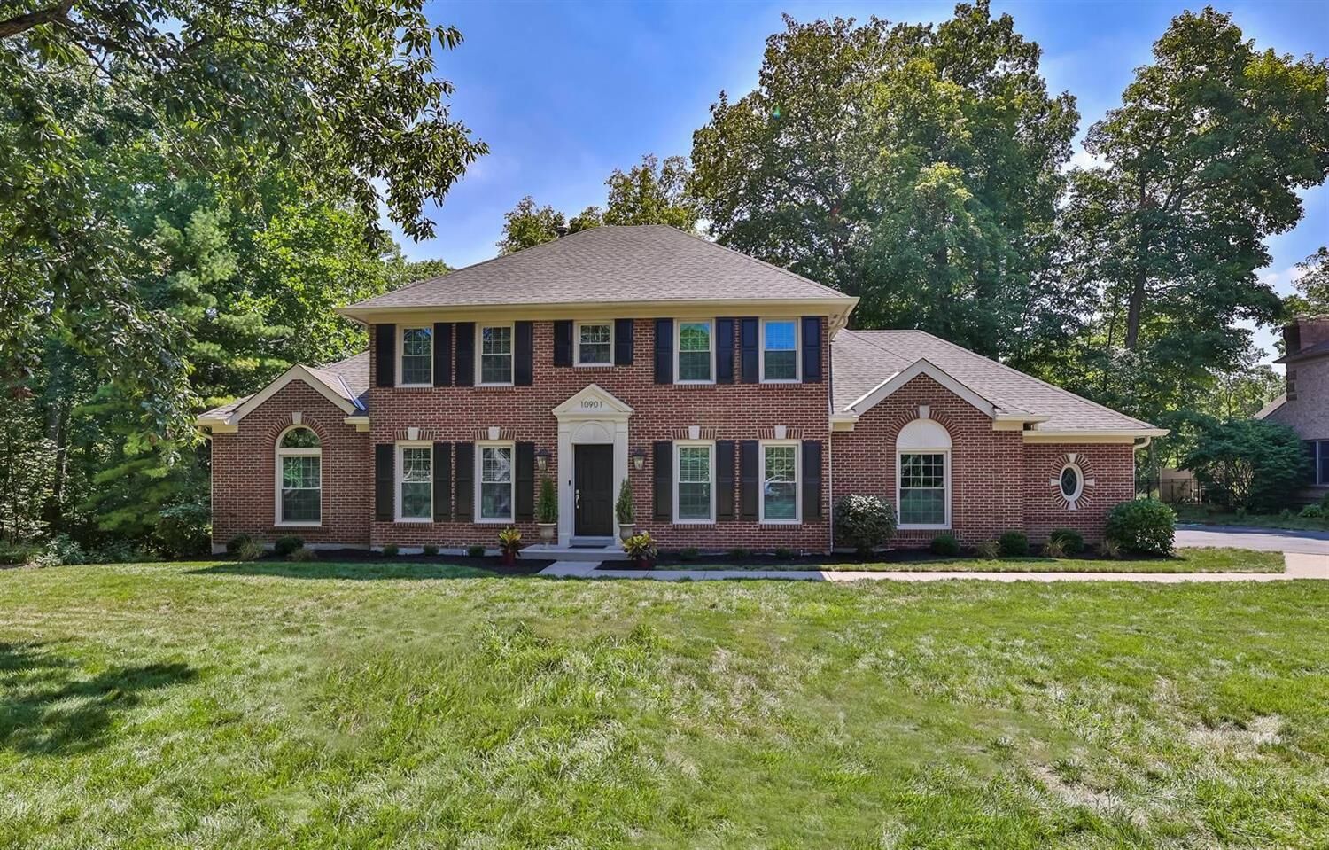 Property Photo:  10901 Allenhurst Blvd E  OH 45241 