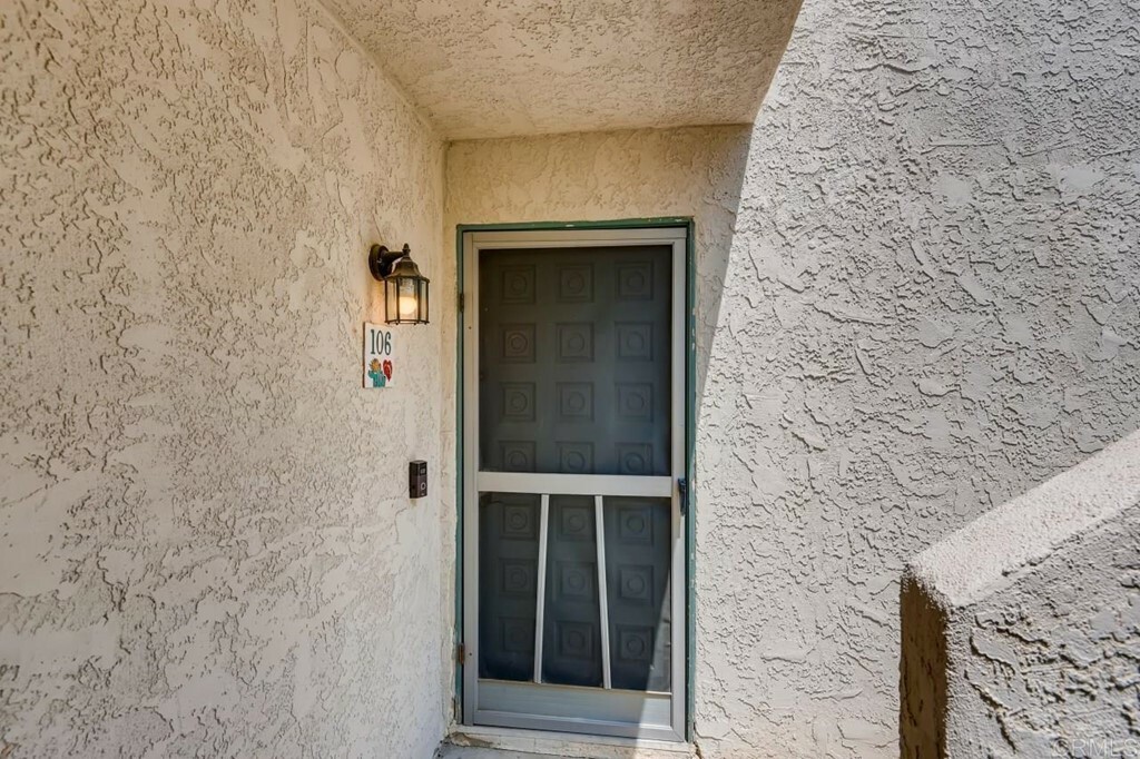 Property Photo:  2304 Altisma Way 106  CA 92009 