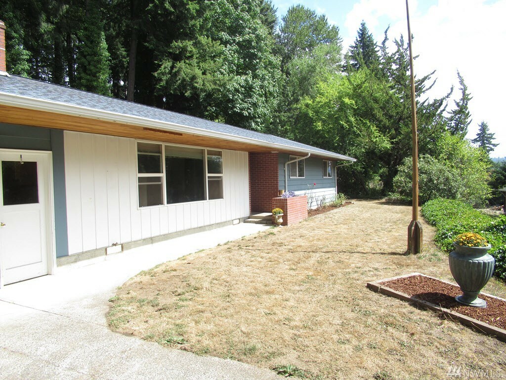 Property Photo:  2315 Lynnwood Dr  WA 98632 