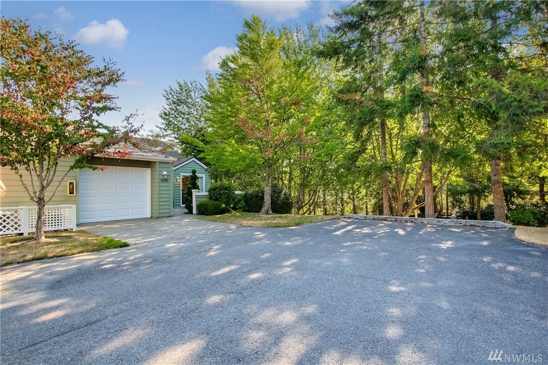Property Photo: 3688 225th Place SE 2327 WA 98029