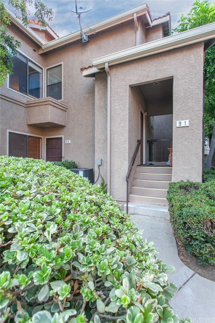 Property Photo: 2324 Archwood Lane 91 CA 93063