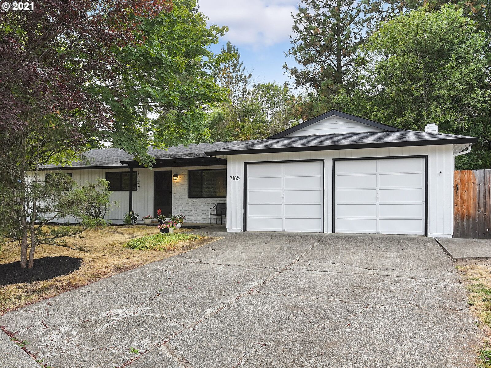 Property Photo:  7185 SW 103rd Ave  OR 97008 