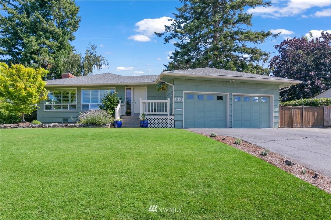 Property Photo:  1371 N Skyline Drive  WA 98406 