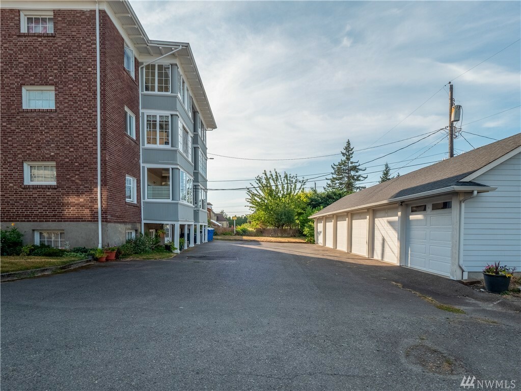 Property Photo:  915 N M St 4  WA 98403 