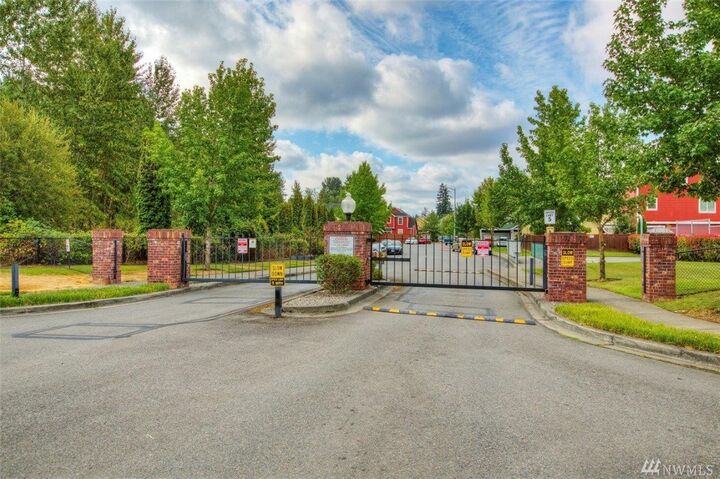 Property Photo:  11509 7th Ave E  WA 98445 