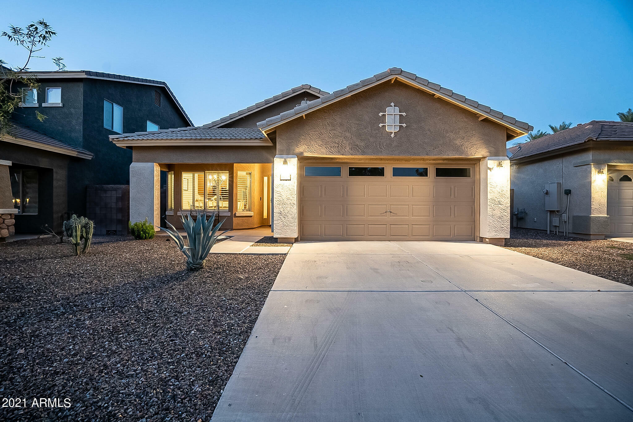 Property Photo:  44008 W Garden Lane  AZ 85139 