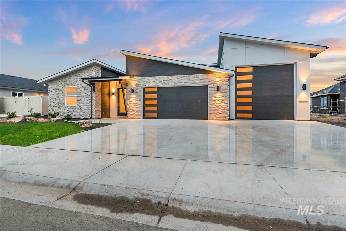Property Photo: 13154 S Grace Point Way ID 83686