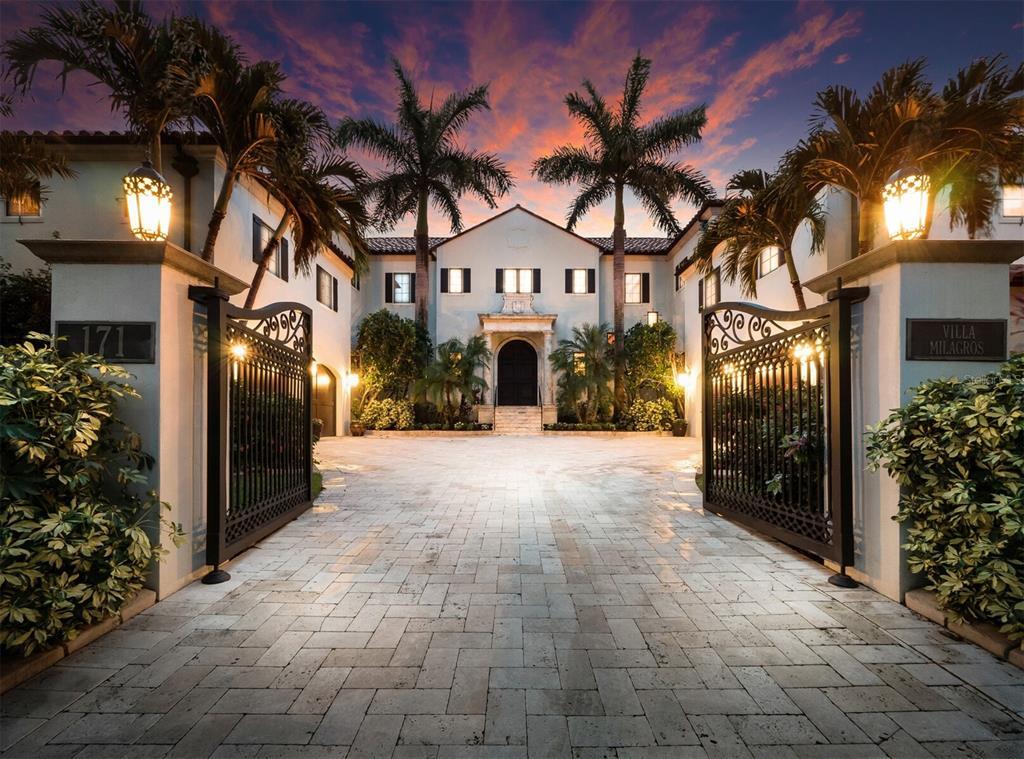 Property Photo: 171 S Washington Drive FL 34236