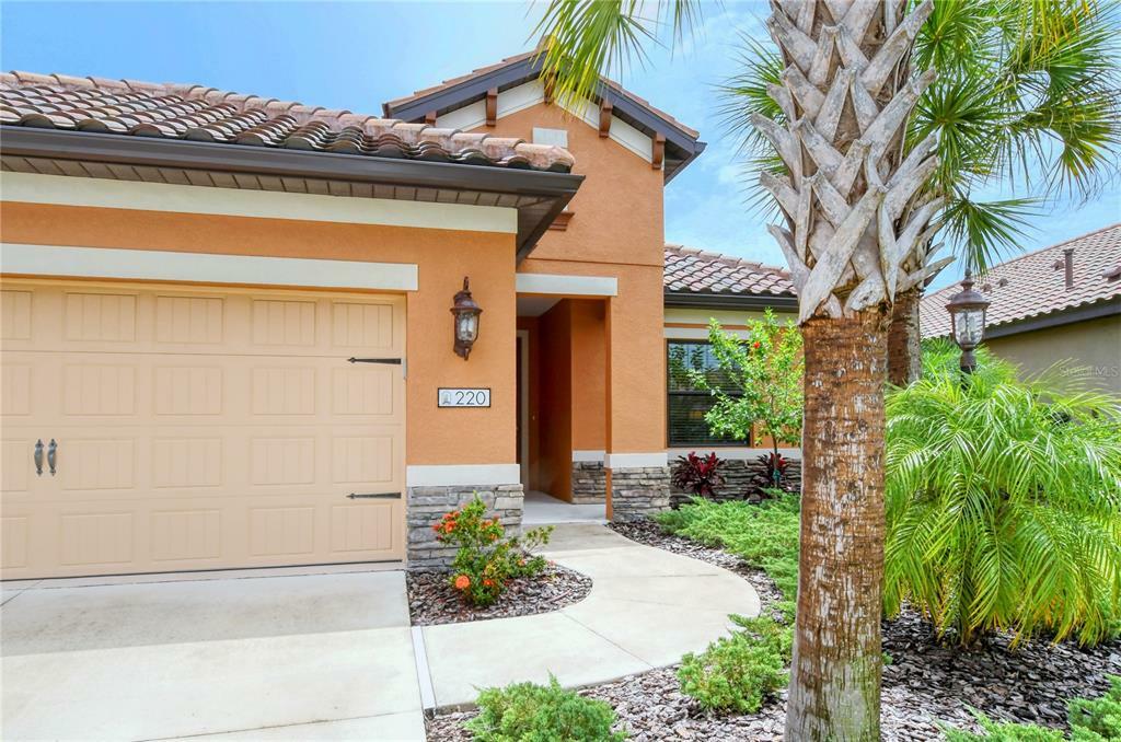 Property Photo: 220 Benedetto Court FL 34275