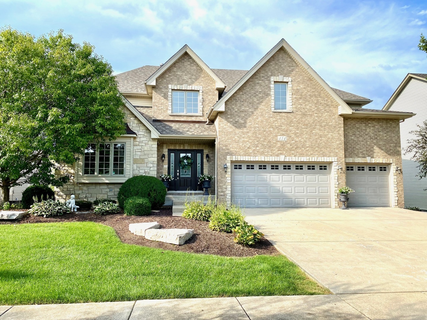 Property Photo:  414 Deerfield Drive  IL 60543 