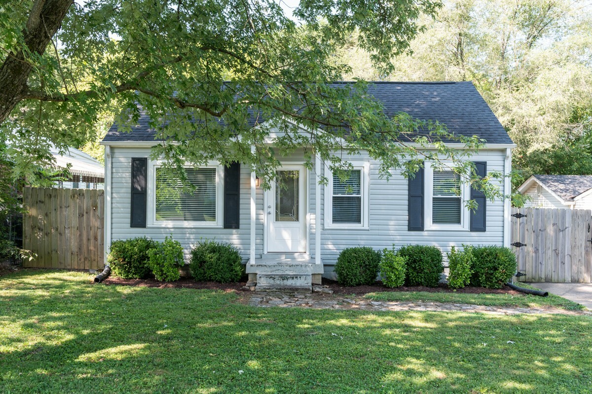 Property Photo:  103 Daleview Ave  TN 37066 